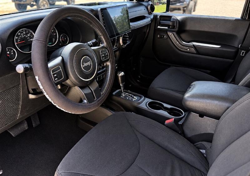 2012 Jeep Wrangler Unlimited Sport - Photo 12