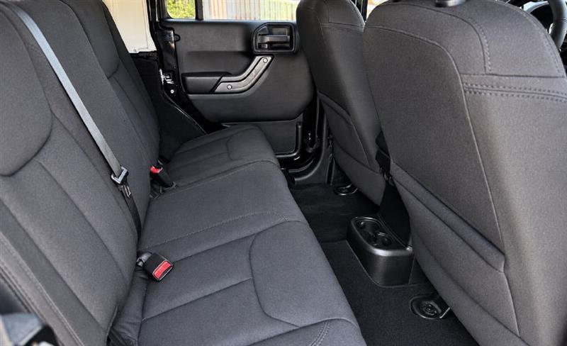 2012 Jeep Wrangler Unlimited Sport - Photo 16
