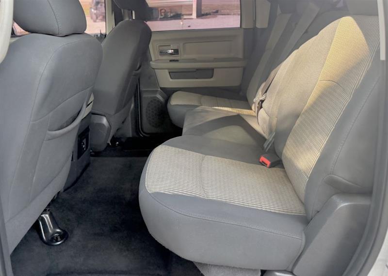 RAM 1500 SLT Crew Cab 4WD 2011