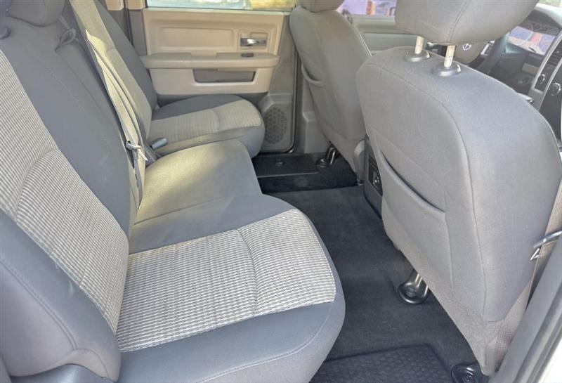 RAM 1500 SLT Crew Cab 4WD 2011