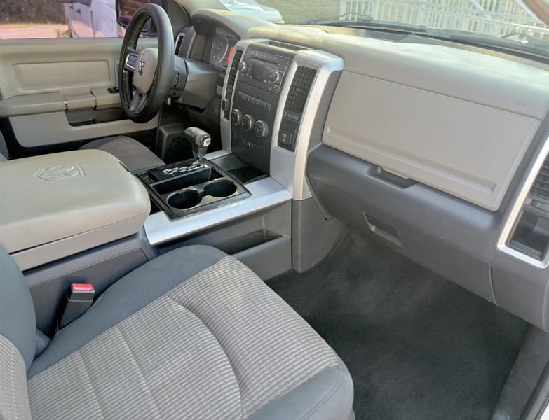 RAM 1500 SLT Crew Cab 4WD 2011