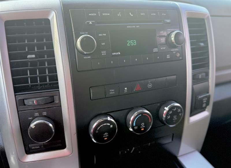 RAM 1500 SLT Crew Cab 4WD 2011