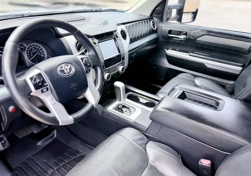 Toyota Tundra Platinum CrewMax 5.7L FFV 4WD 2016