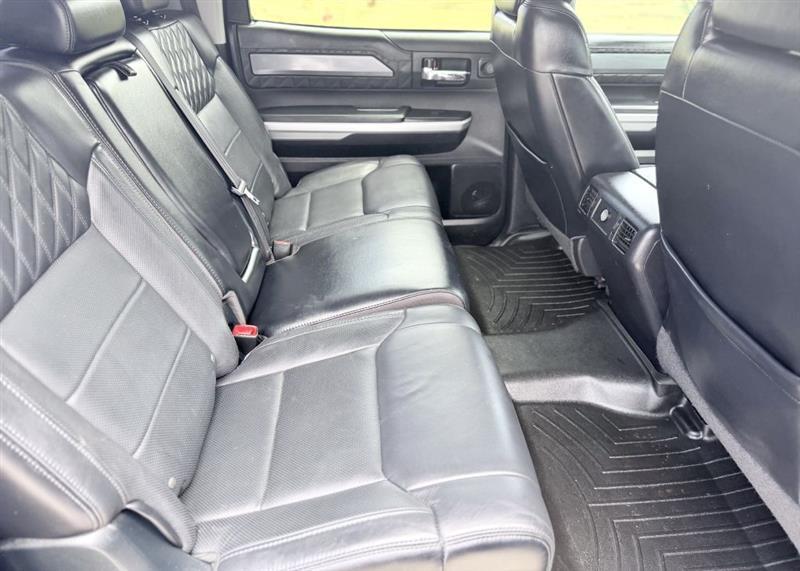 Toyota Tundra Platinum CrewMax 5.7L FFV 4WD 2016