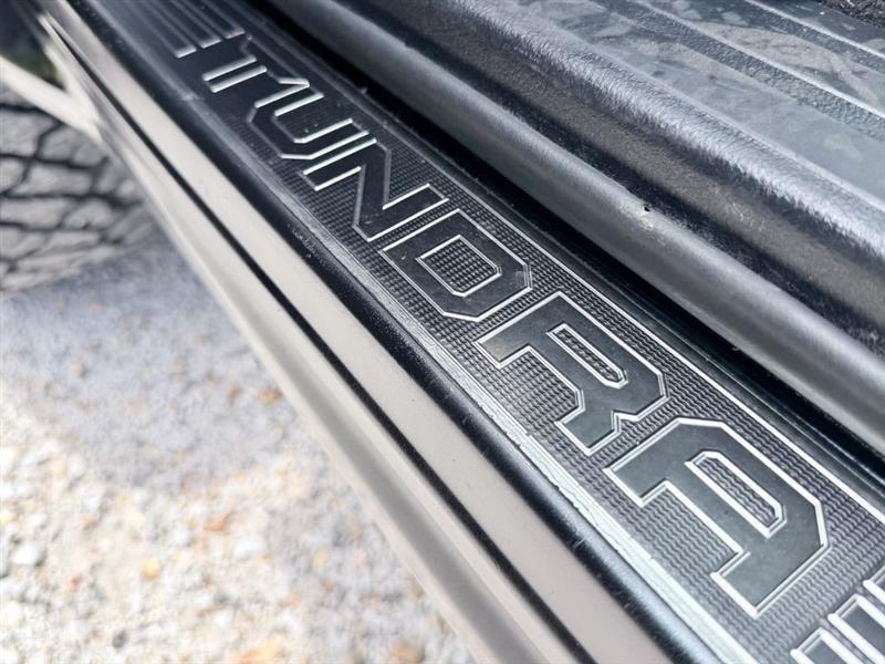 Toyota Tundra Platinum CrewMax 5.7L FFV 4WD 2016
