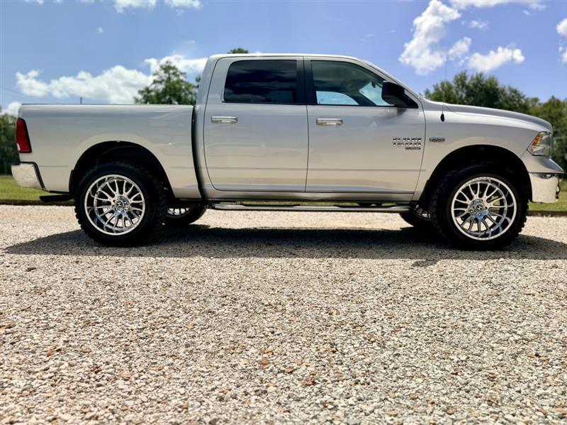 RAM 1500 Classic Tradesman Crew Cab SWB 4WD 2019