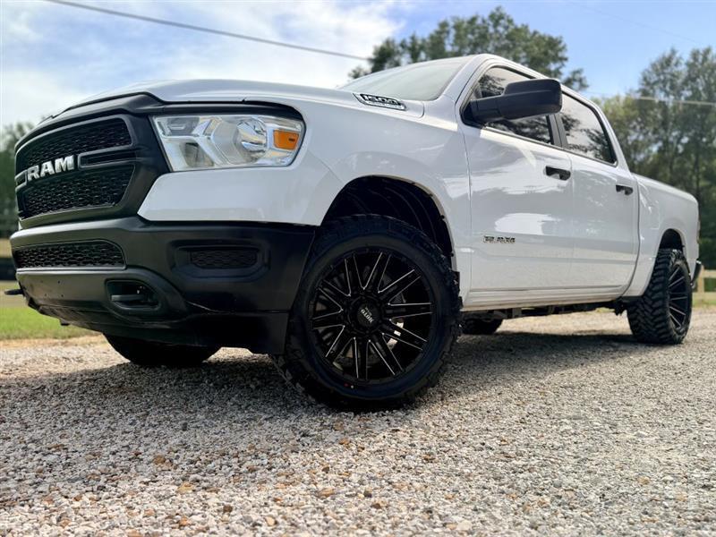 RAM 1500 Tradesman Crew Cab SB 4WD 2022