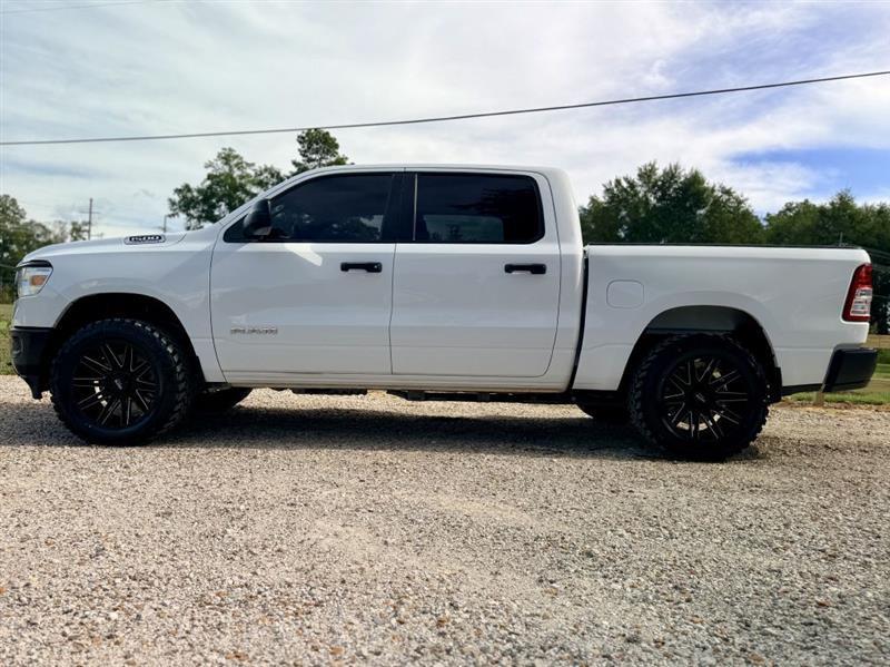 RAM 1500 Tradesman Crew Cab SB 4WD 2022