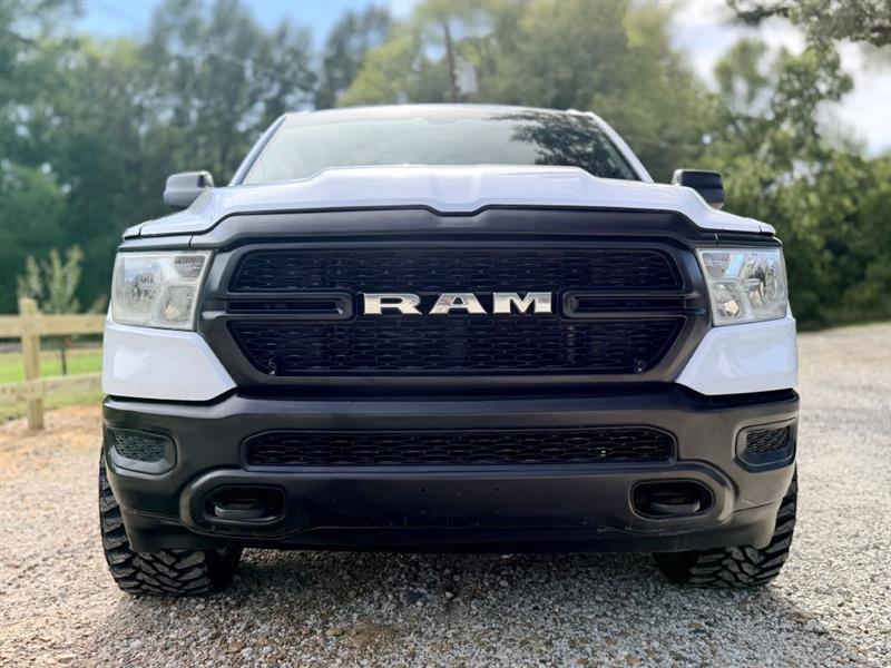 RAM 1500 Tradesman Crew Cab SB 4WD 2022