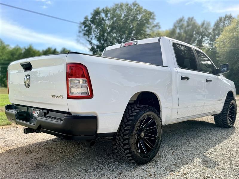 RAM 1500 Tradesman Crew Cab SB 4WD 2022