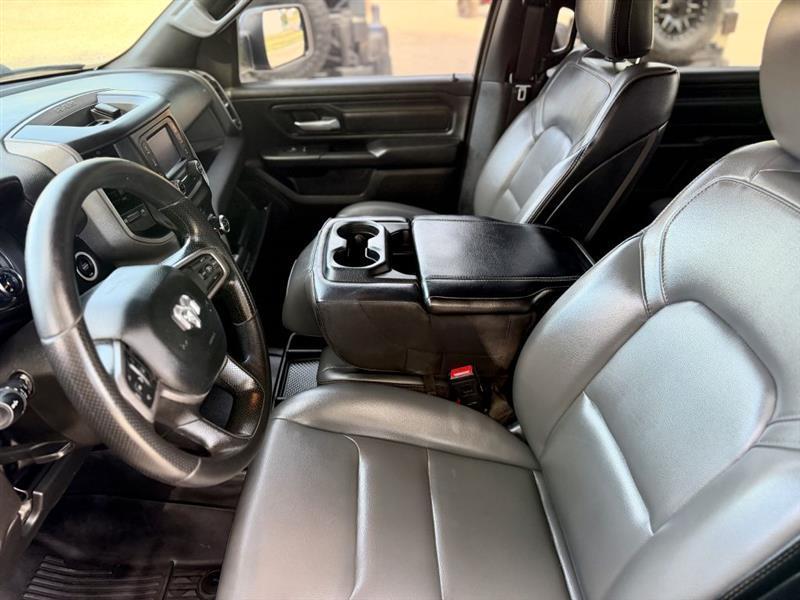RAM 1500 Tradesman Crew Cab SB 4WD 2022