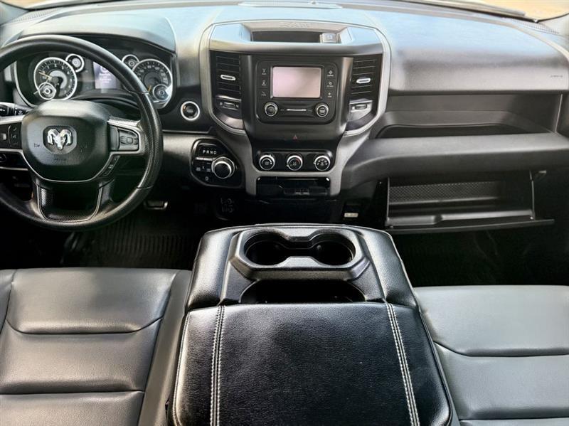 RAM 1500 Tradesman Crew Cab SB 4WD 2022