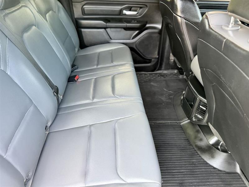 RAM 1500 Tradesman Crew Cab SB 4WD 2022