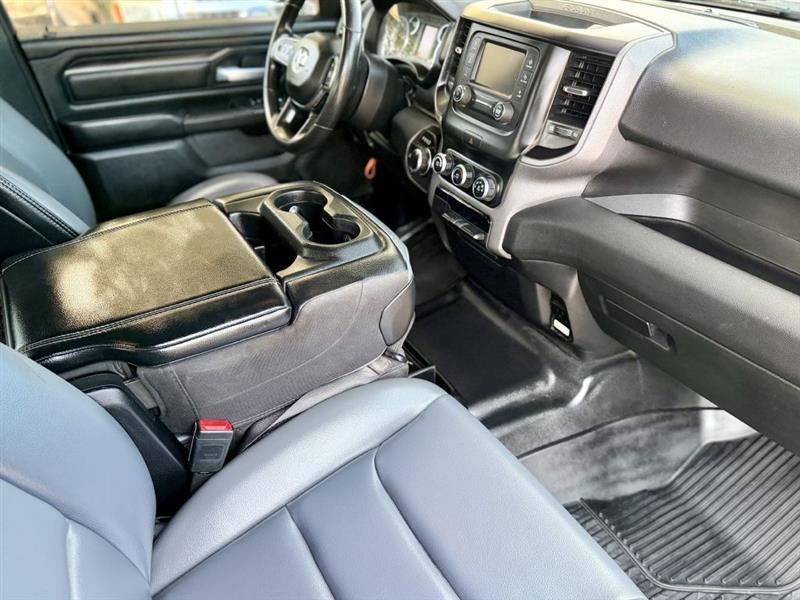 RAM 1500 Tradesman Crew Cab SB 4WD 2022