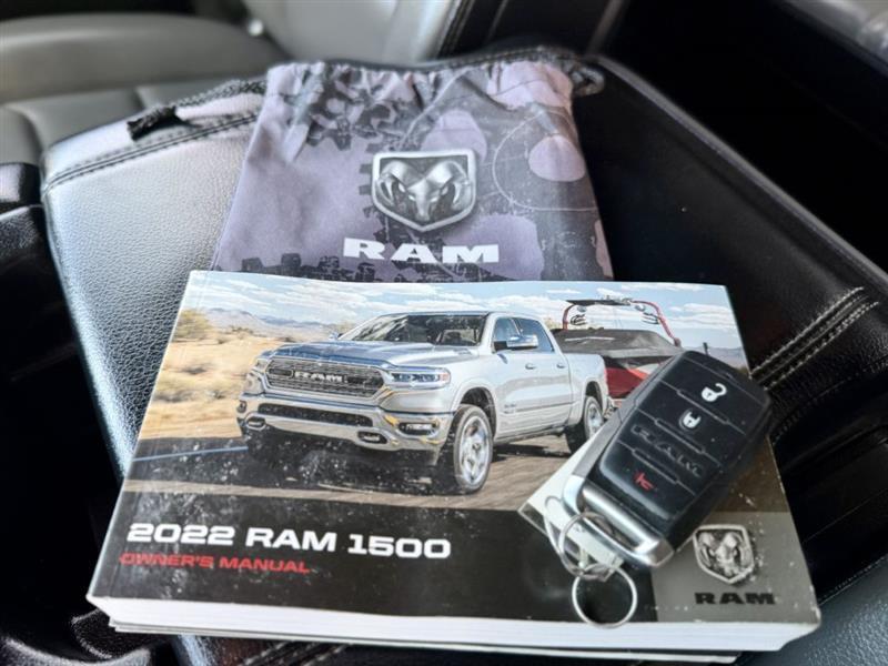 RAM 1500 Tradesman Crew Cab SB 4WD 2022