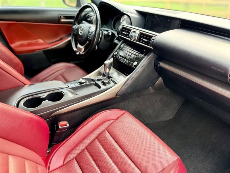 Lexus IS 300 AWD 2018