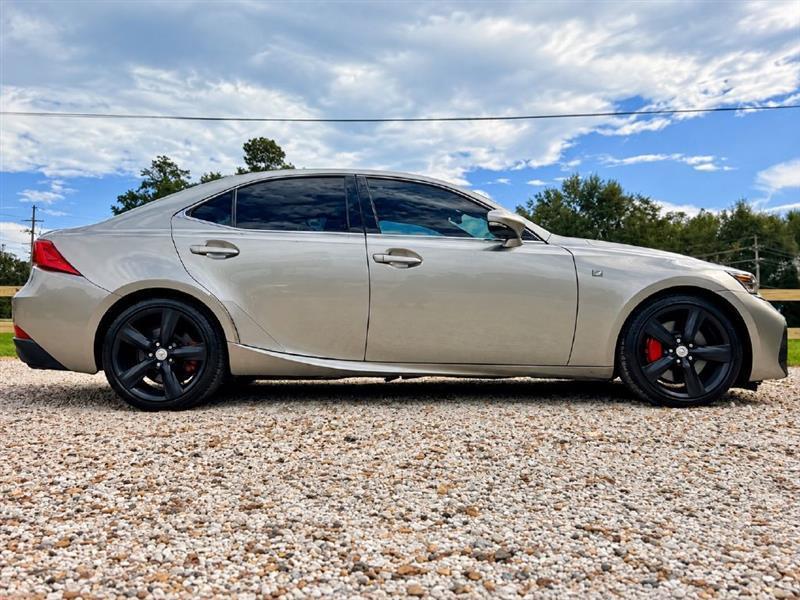2018 Lexus IS 300 - Photo 6