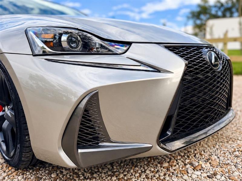 2018 Lexus IS 300 - Photo 7