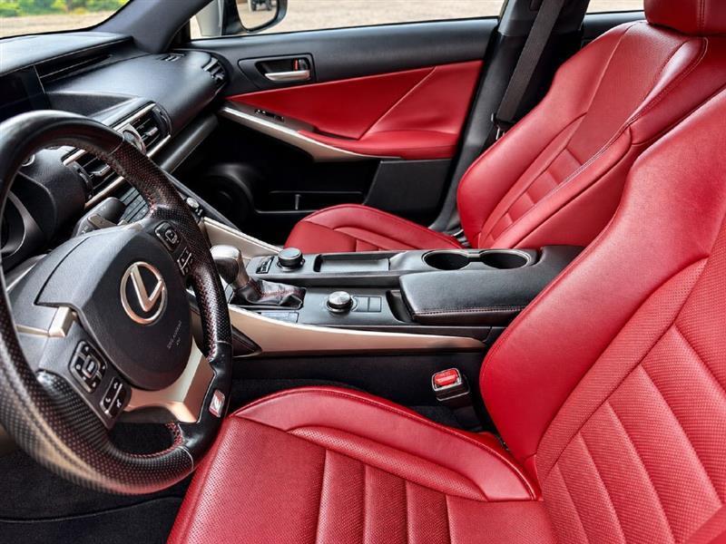 2018 Lexus IS 300 - Photo 9