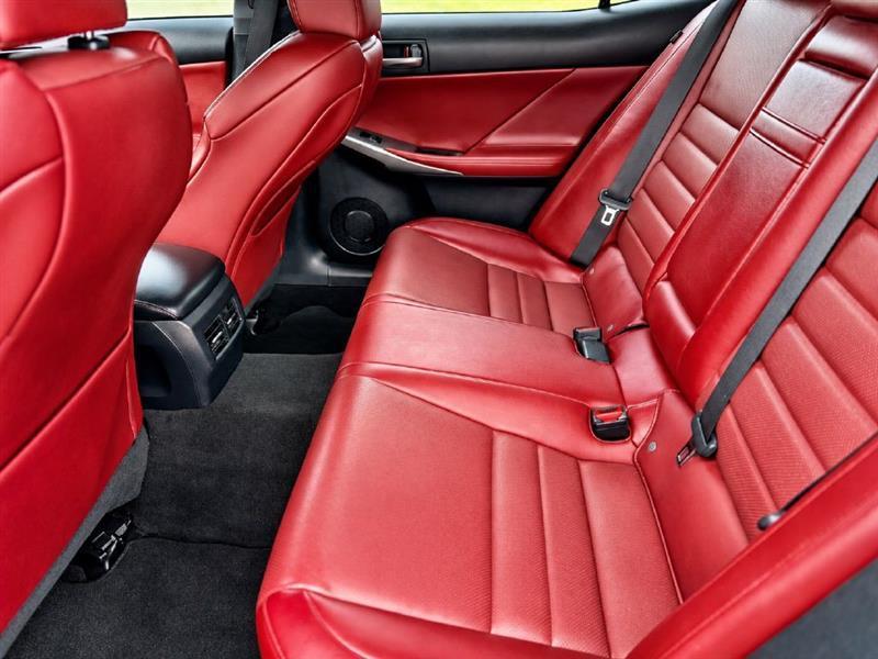 2018 Lexus IS 300 - Photo 11