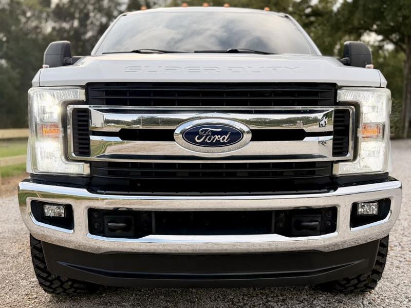 Ford F-250 SD XLT Crew Cab 4WD 2019