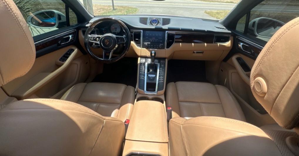 Porsche Macan  2018