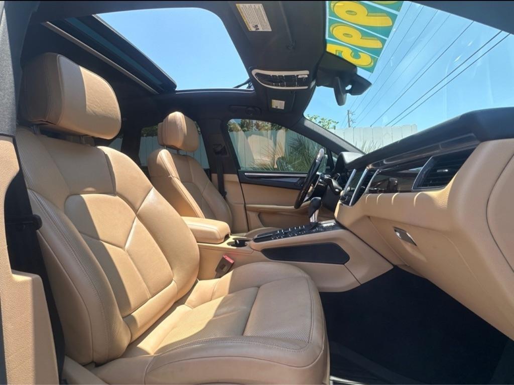 Porsche Macan  2018