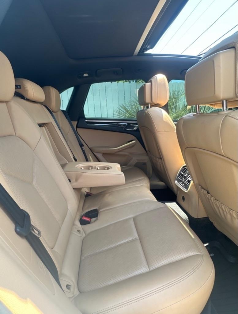 Porsche Macan  2018