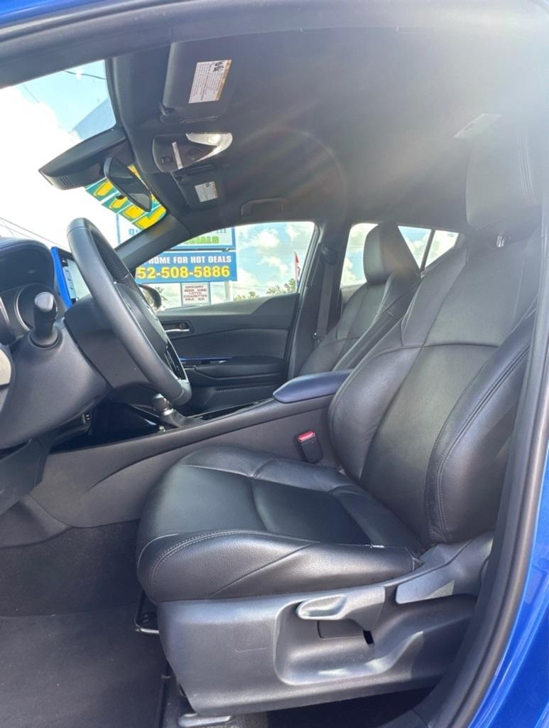 Toyota C-HR XLE 2020