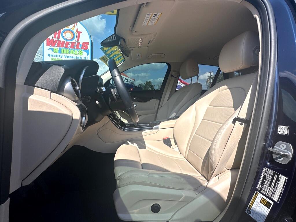 Mercedes-Benz GLC-Class GLC300 2021 Mercedes-Benz GLC-Class GLC300 2021