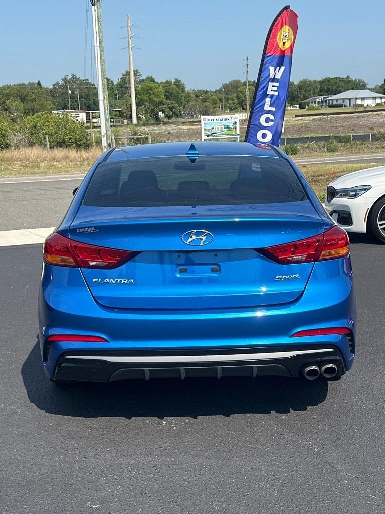 Hyundai Elantra  2018
