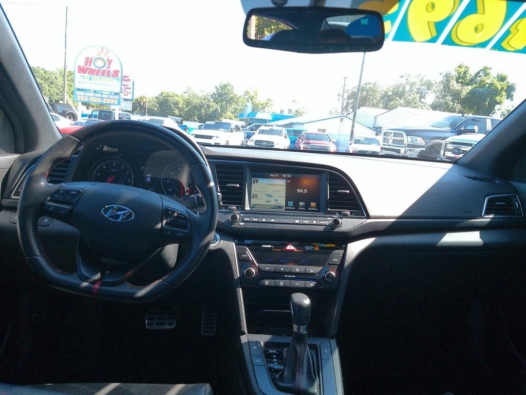 Hyundai Elantra  2018