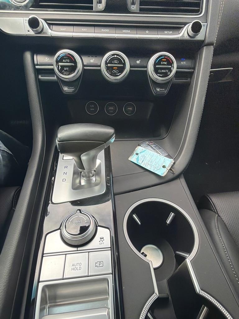 Genesis G70 2.0T RWD 2023