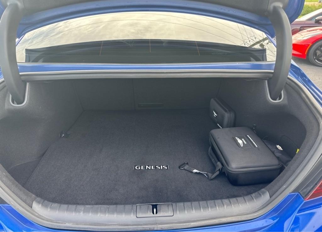 Genesis G70 2.0T RWD 2023