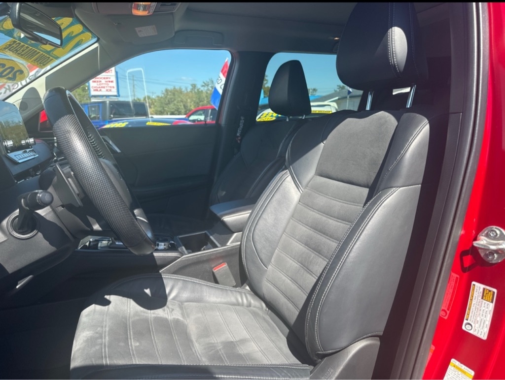 Mitsubishi Outlander SE 2WD 2022