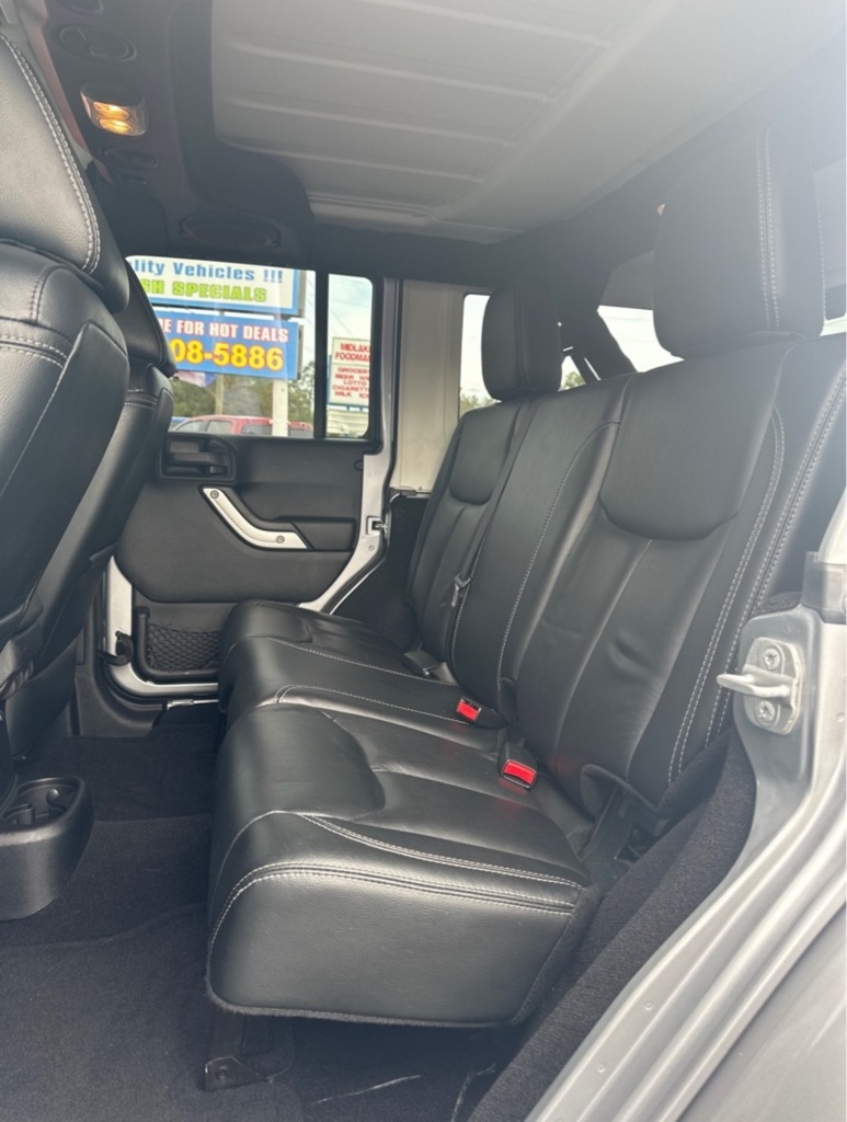 Jeep Wrangler Unlimited Sahara 4WD 2014