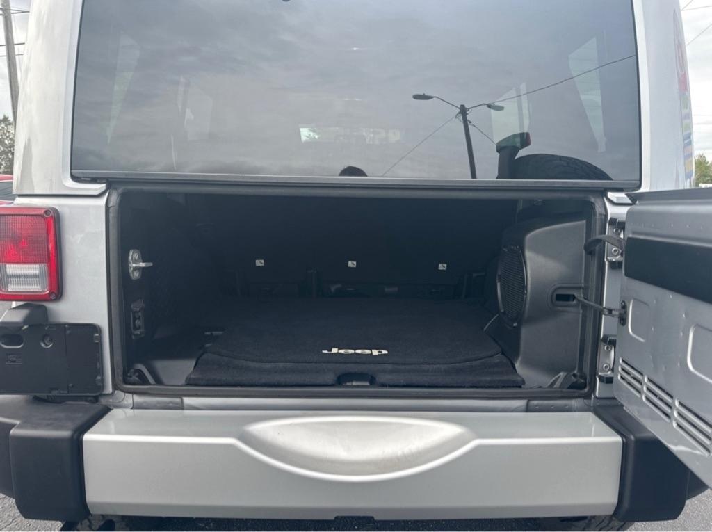 Jeep Wrangler Unlimited Sahara 4WD 2014