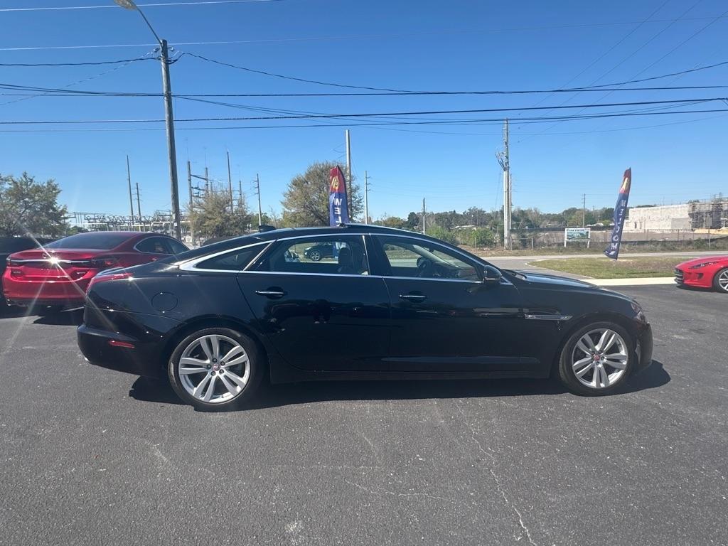 Jaguar XJ-Series  2016