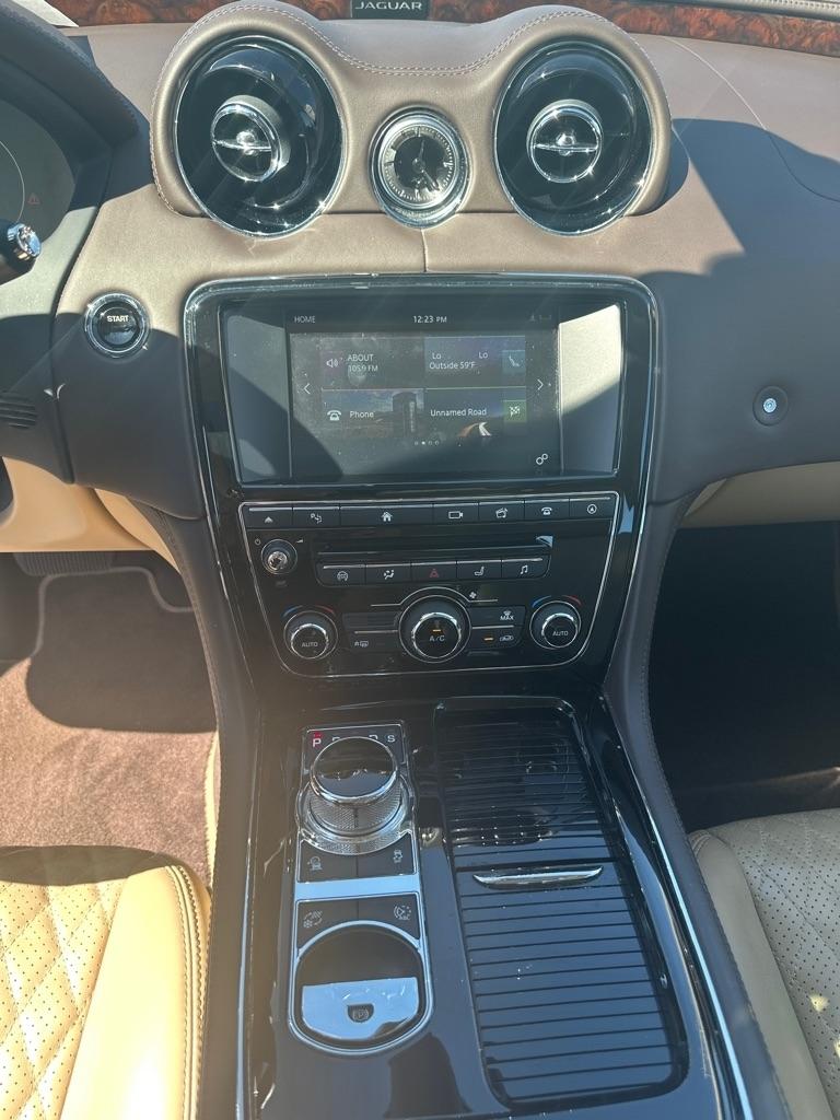 Jaguar XJ-Series  2016