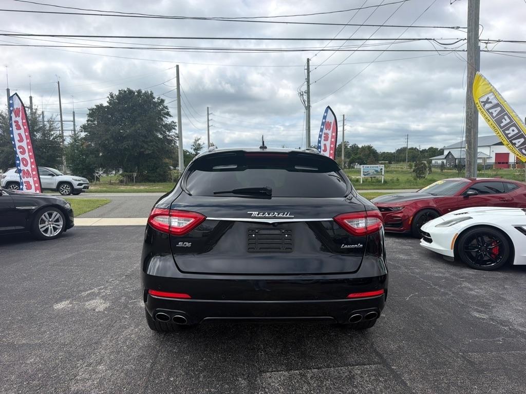 Maserati Levante  2017