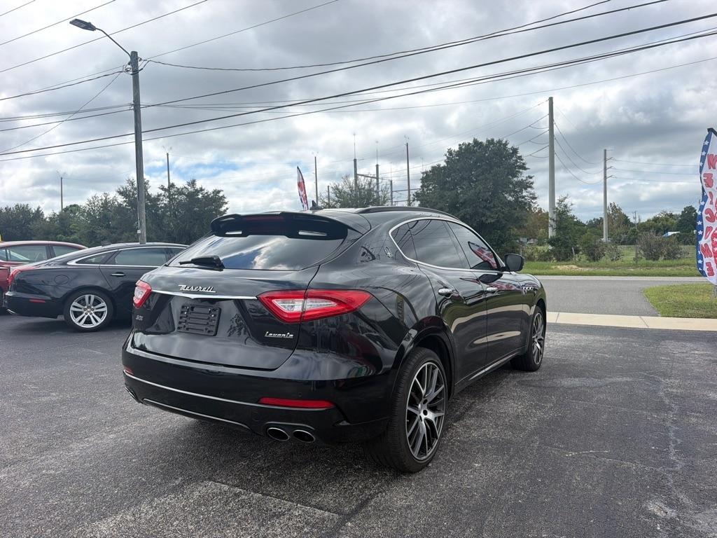 Maserati Levante  2017