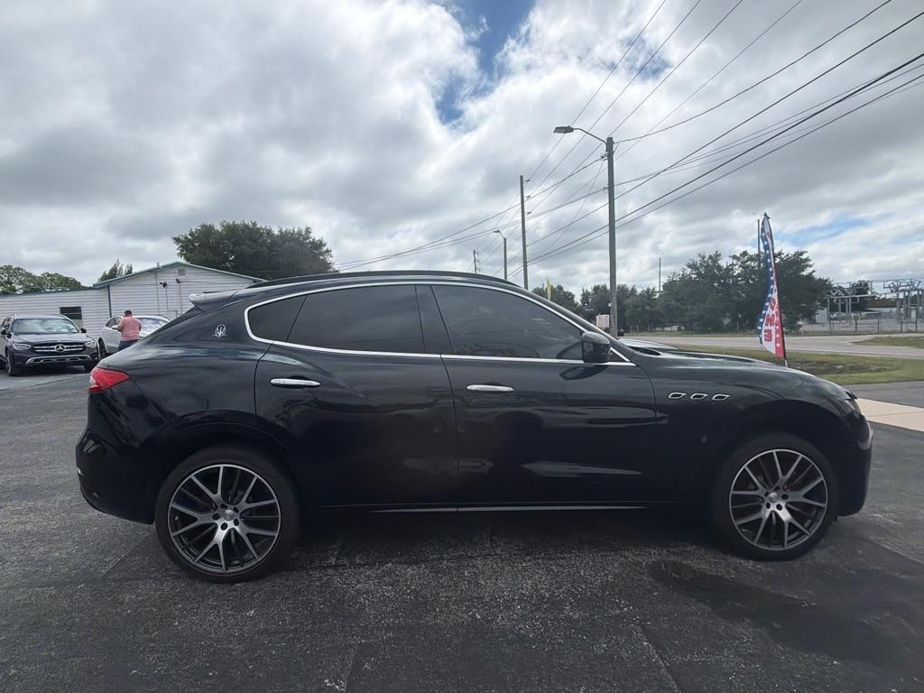 Maserati Levante  2017