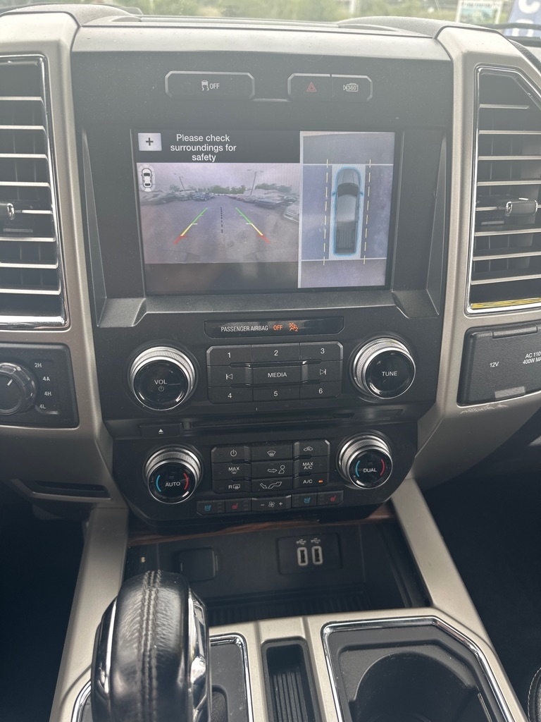 Ford F-150 Lariat SuperCrew 5.5-ft. Bed 4WD 2016 Ford F-150 Lariat SuperCrew 5.5-ft. Bed 4WD 2016