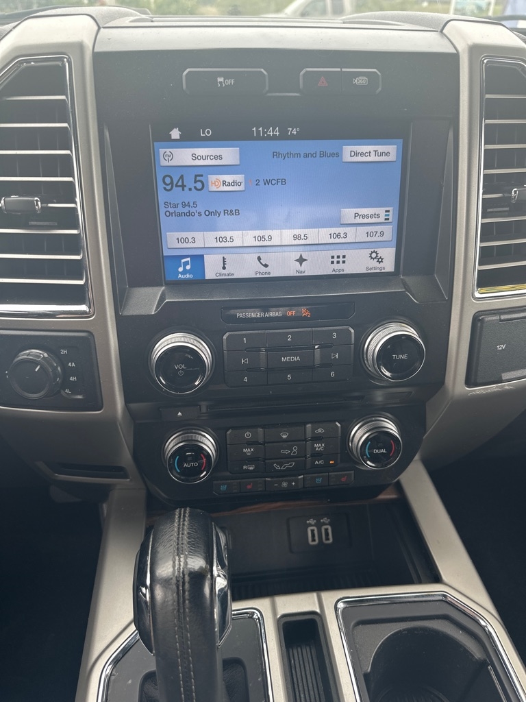 Ford F-150 Lariat SuperCrew 5.5-ft. Bed 4WD 2016 Ford F-150 Lariat SuperCrew 5.5-ft. Bed 4WD 2016