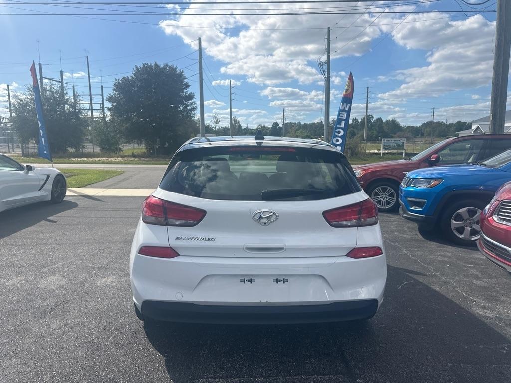 Hyundai Elantra GT  2020