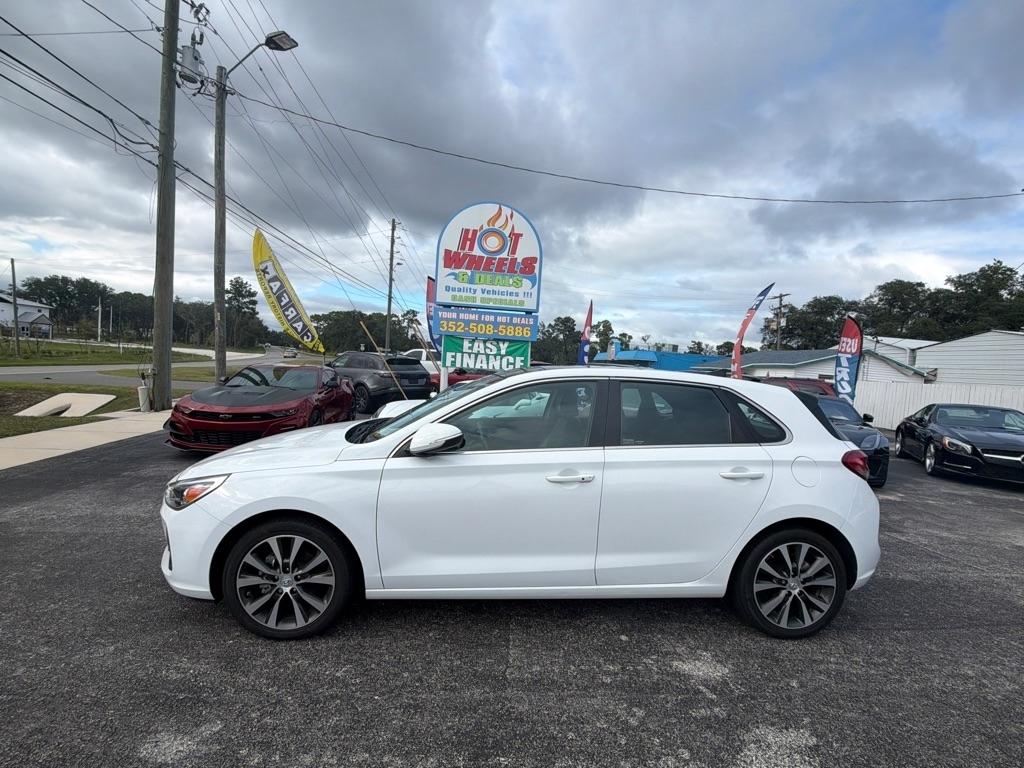 Hyundai Elantra GT  2020
