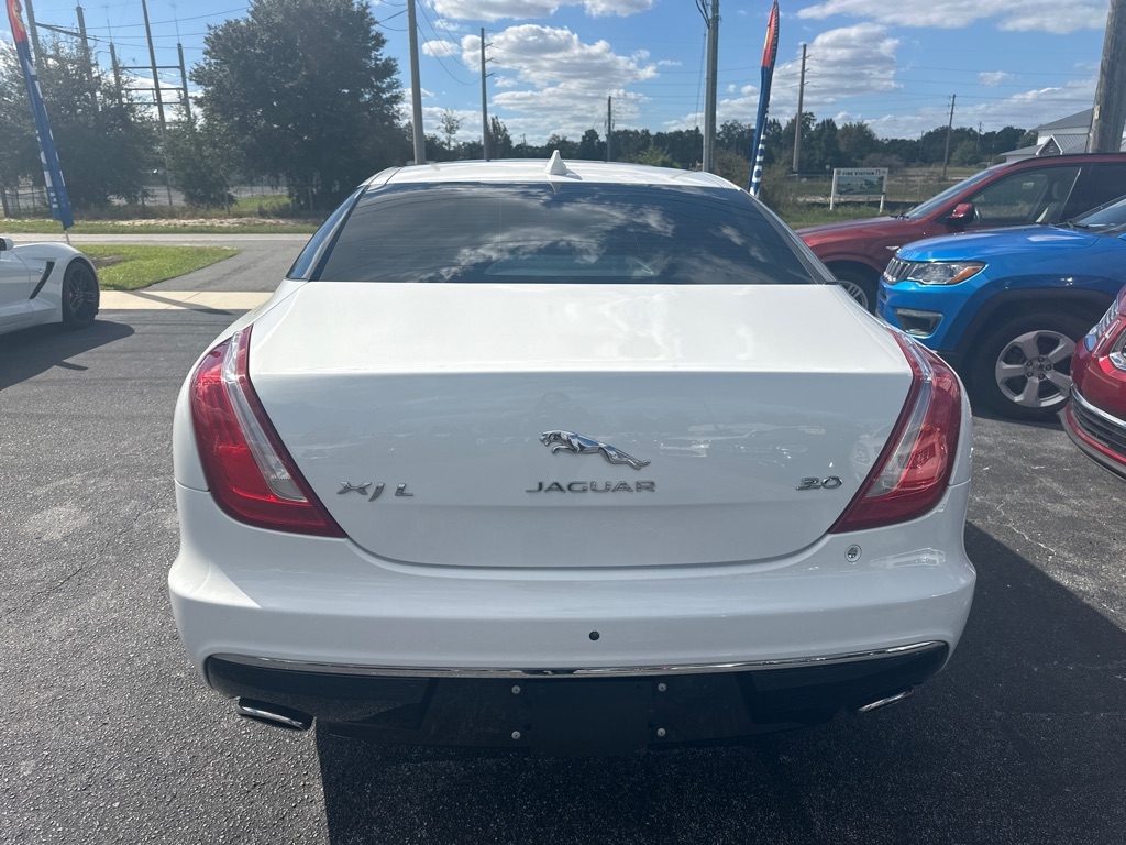 Jaguar XJ-Series XJL Portfolio 2016 Jaguar XJ-Series XJL Portfolio 2016