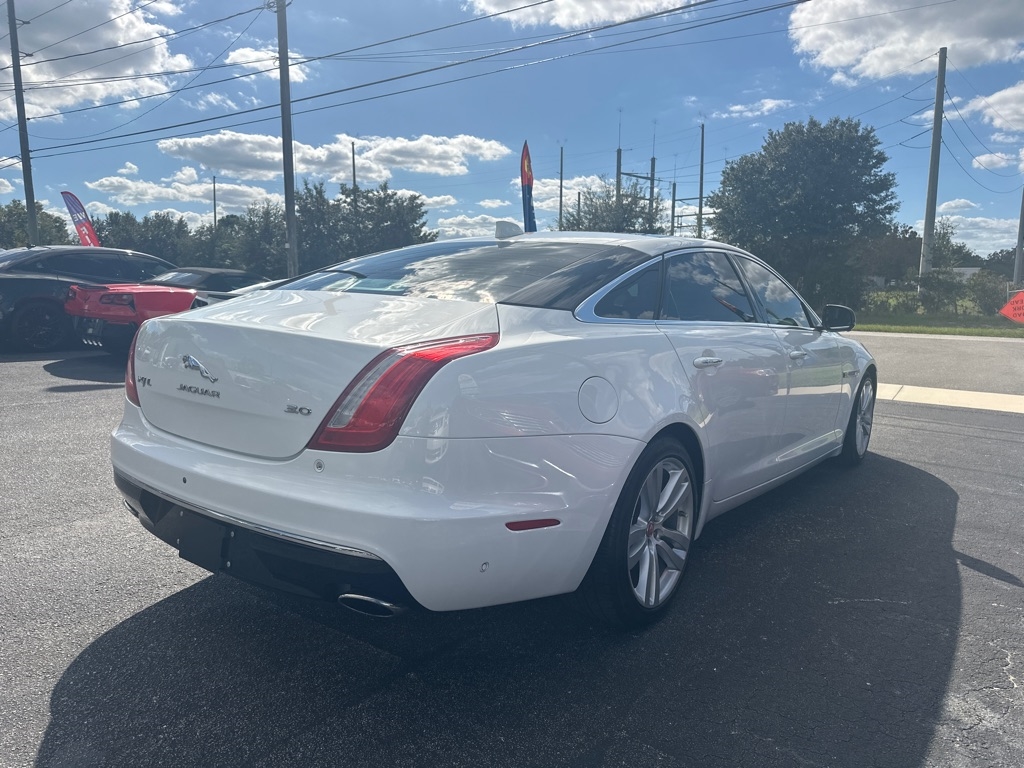 Jaguar XJ-Series XJL Portfolio 2016 Jaguar XJ-Series XJL Portfolio 2016