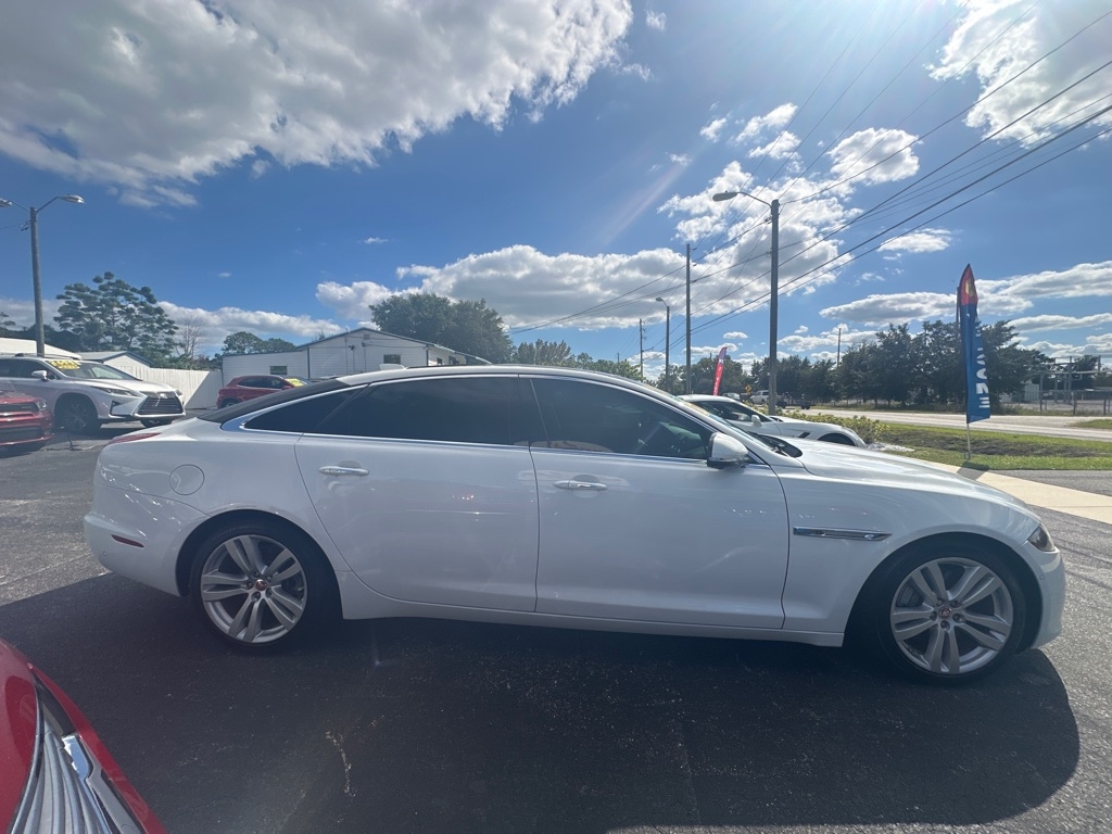 Jaguar XJ-Series XJL Portfolio 2016 Jaguar XJ-Series XJL Portfolio 2016