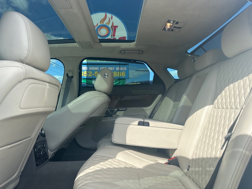 Jaguar XJ-Series XJL Portfolio 2016 Jaguar XJ-Series XJL Portfolio 2016